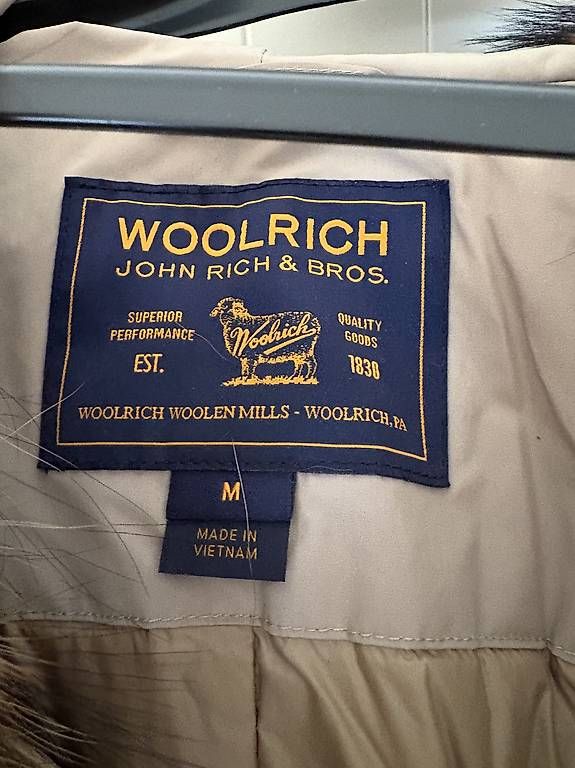 Cappotti: Woolrich Parka – Usato da Niedergösgen venduto da nathy1990 3