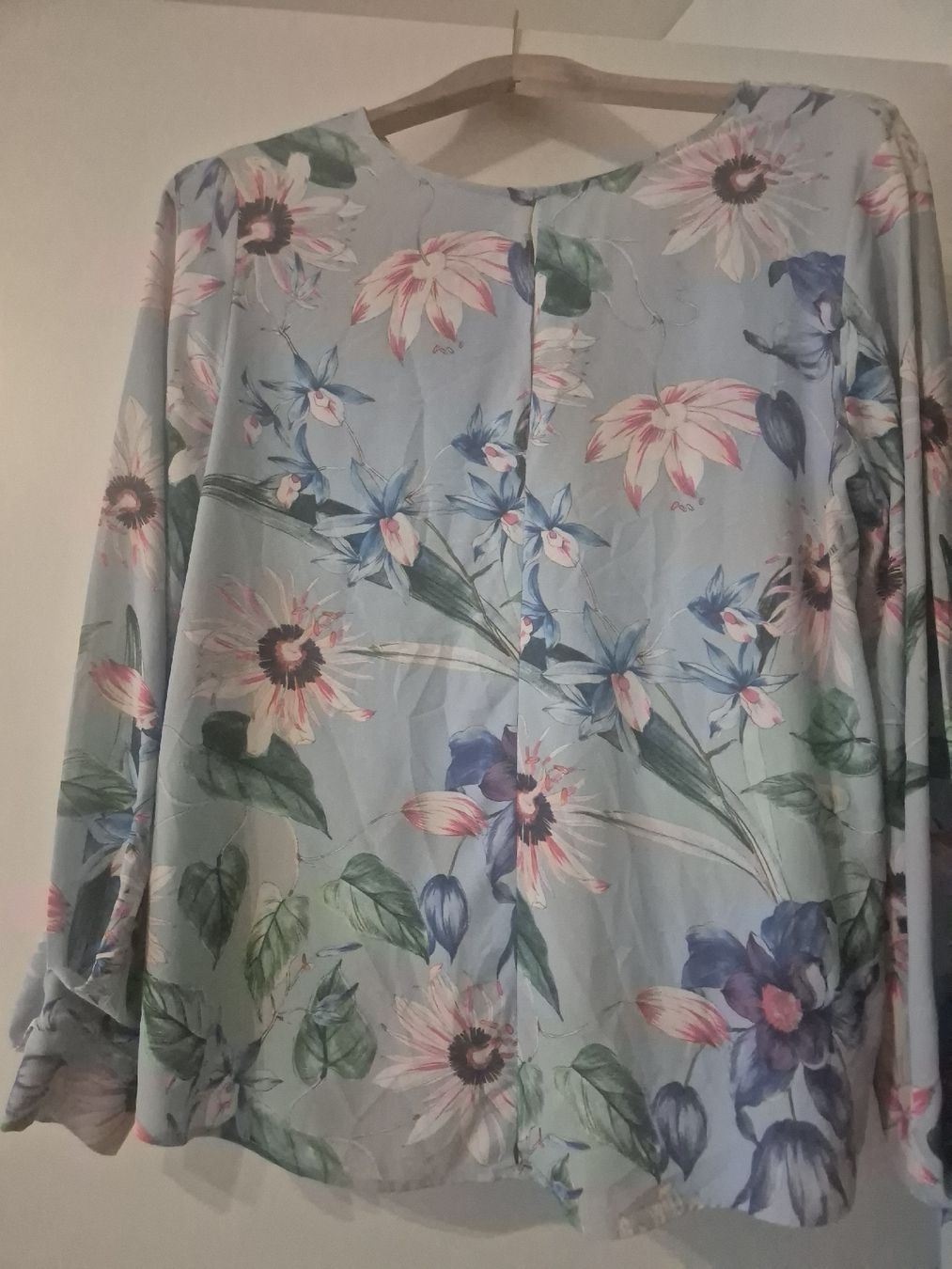 H&M Blusen: Floral Print Blouse - H&M size 38 – Gebraucht aus Basel von and_zvv7