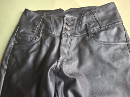 Pantalon noir imitation cuir taille 36 Tout Feu Tout Femme
