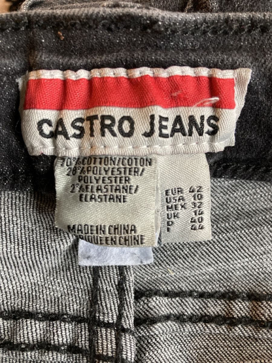 Jeans: Coole Castro Jeans mit Fransen, Grösse 40 - Neuwertig! – Gebraucht aus grüningen von Luchs07 2