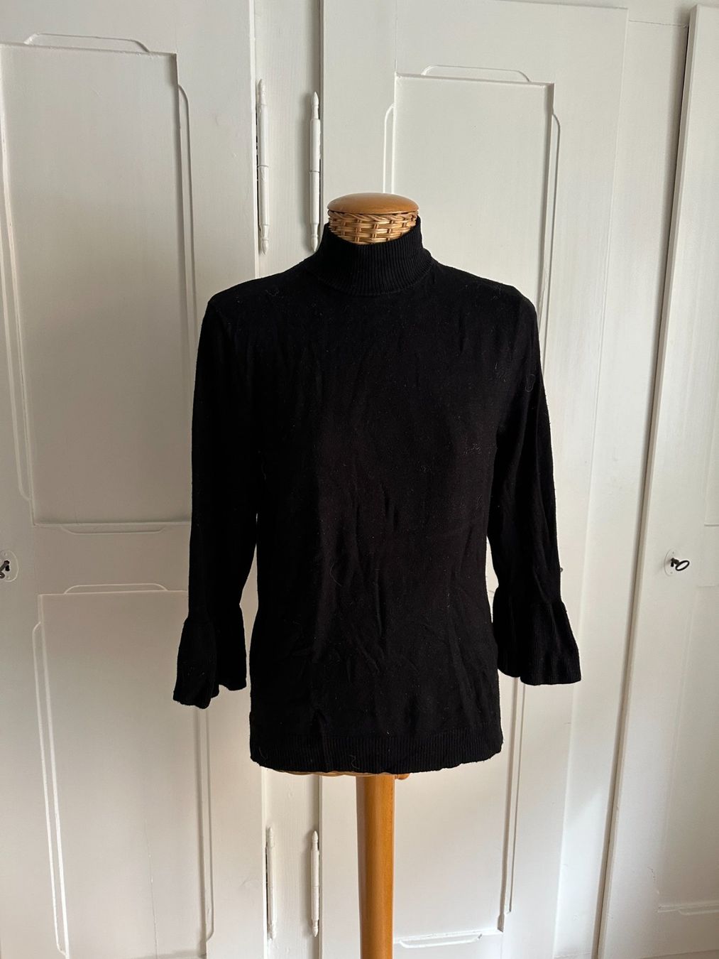 H&M Pullover & Sweatshirts: Feinstrick Pullover schwarz L – Gebraucht aus Zürich von Diazaio