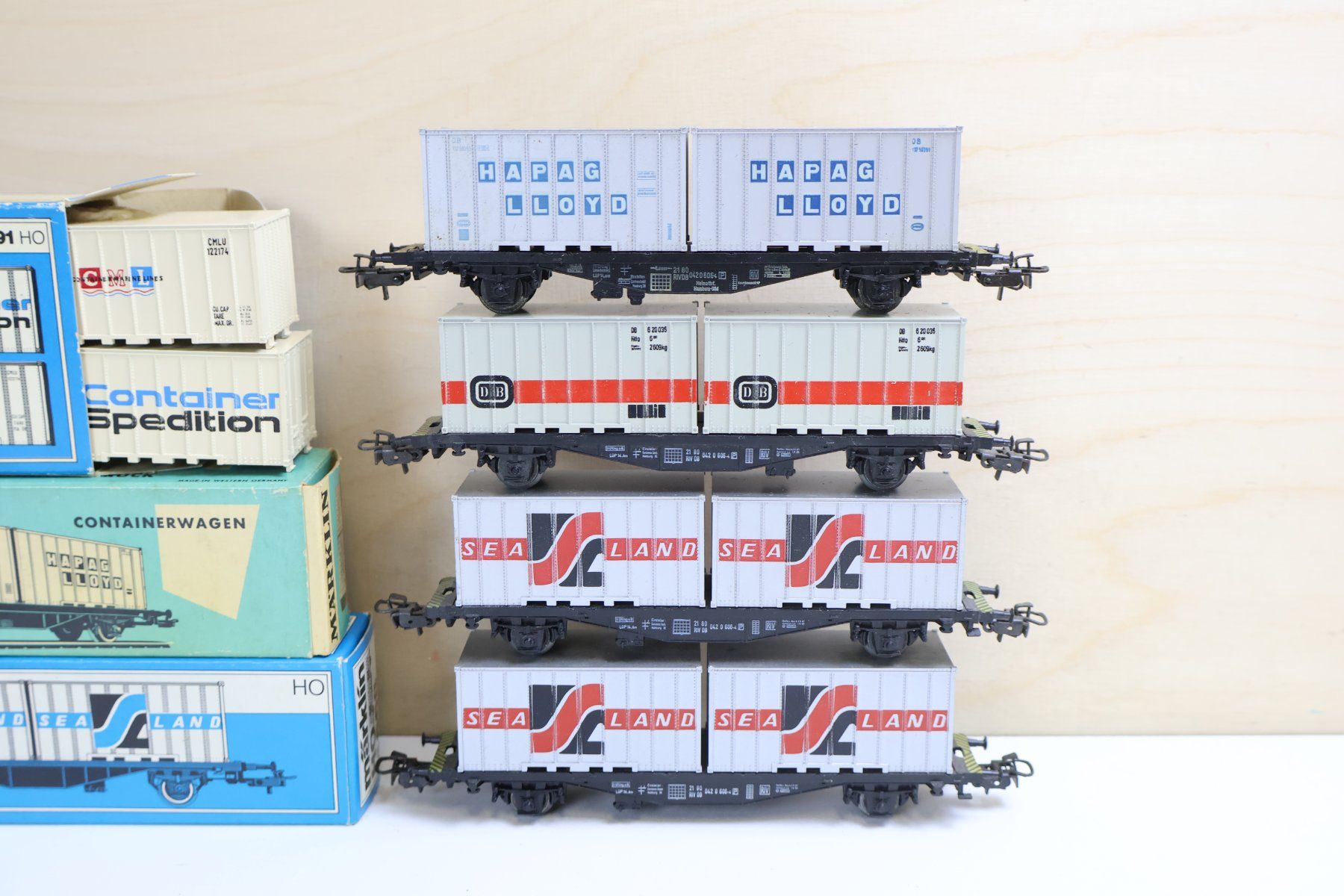 Märklin Modellini di ferrovie: Märklin 4 x Containerwagen H0 + extra Container Set 7291 – Usato da Winterthur venduto da Monstera 2