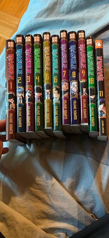 Comics: Manga mashle – Gebraucht aus Satigny von kyl_yy7p