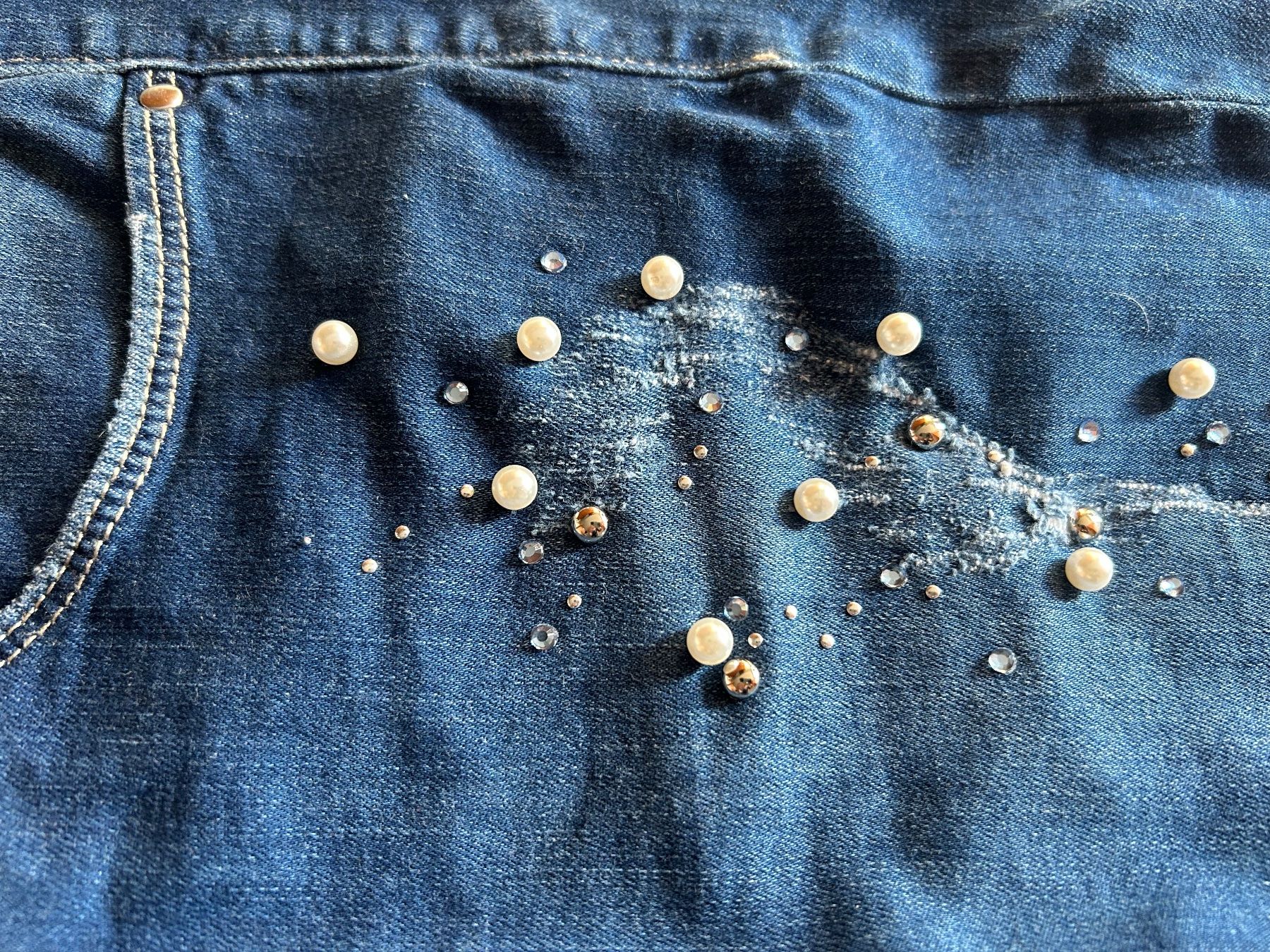 Jeans: Jeans avec des décorations en perles gr. 40 – Usato da Arbedo venduto da nadia1973 2