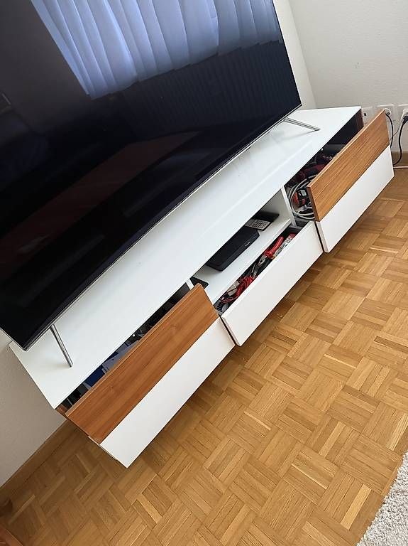 Mobili TV: Sideboard Nussbaum Möbel Pfister – Usato da Egnach venduto da hrid 1