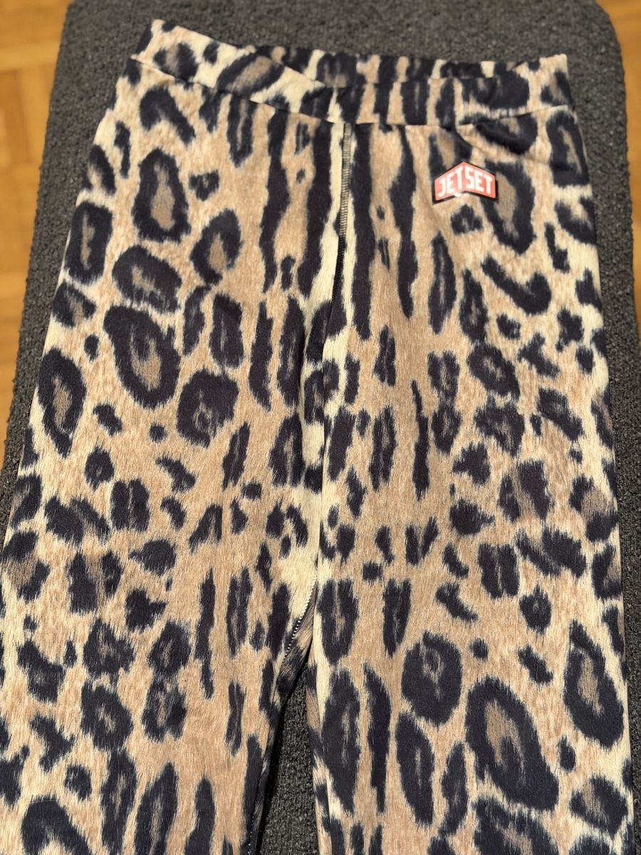 Jet Set Leggings: Jet Set Leopard Print Leggings - Size 0 – Nuovo (secondo la descrizione) da Winterthur venduto da adriana_1000