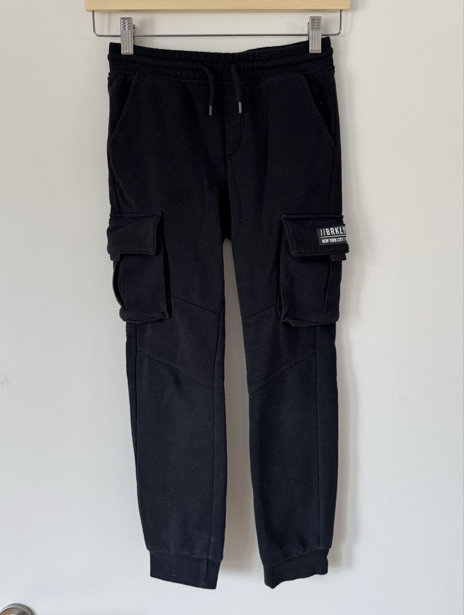 Pantaloni: Schwarze Jogginghose, Gr. 128 – Usato da Flumenthal venduto da Krajan