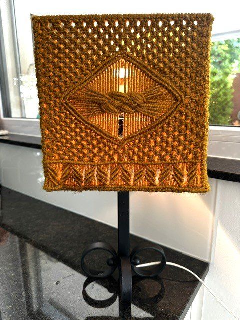 Lampen: +  MaKrAmeH  TisChLamPe  + – Gebraucht aus Winkel von zeho 1