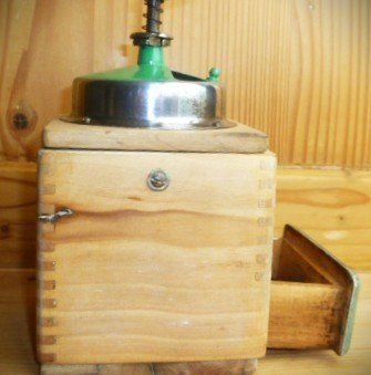 Küchengeräte: antike, einmalige Hand - Kaffeemühle – Gebraucht aus Effretikon von Heimstudio 5