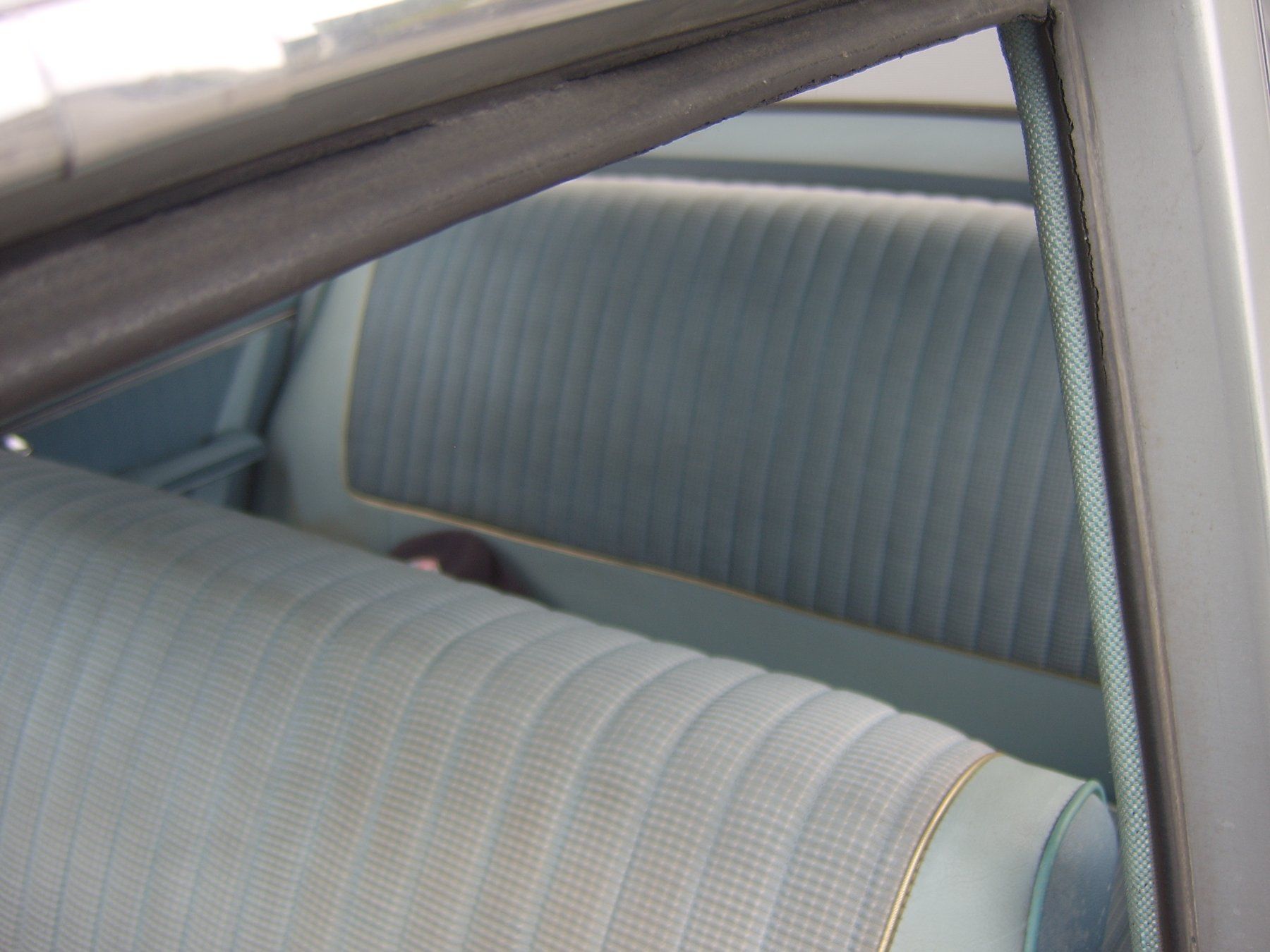 Chrysler Automobili: Chrysler Valiant, Veteranen geprüft – Usato da Wollerau venduto da chevy27 7