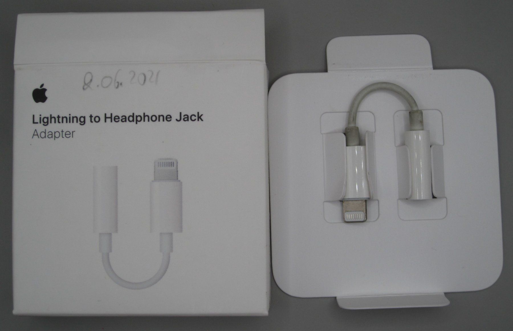 Apple Cavi: Adaptateur APPLE Jack 3.5mm à Lightning – Usato da Nyon venduto da WHTF