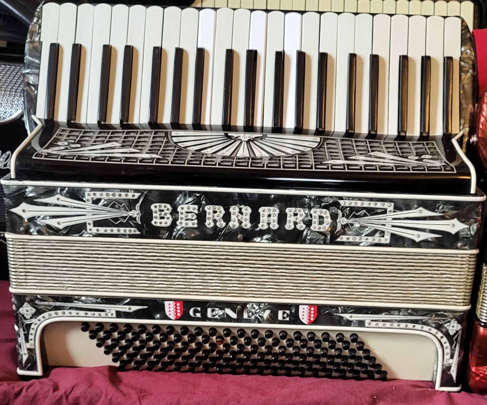 Musikinstrumente: Accordéon Bernard Geneve 4 voix – Gebraucht aus Penthalaz von EvandroLuz 1