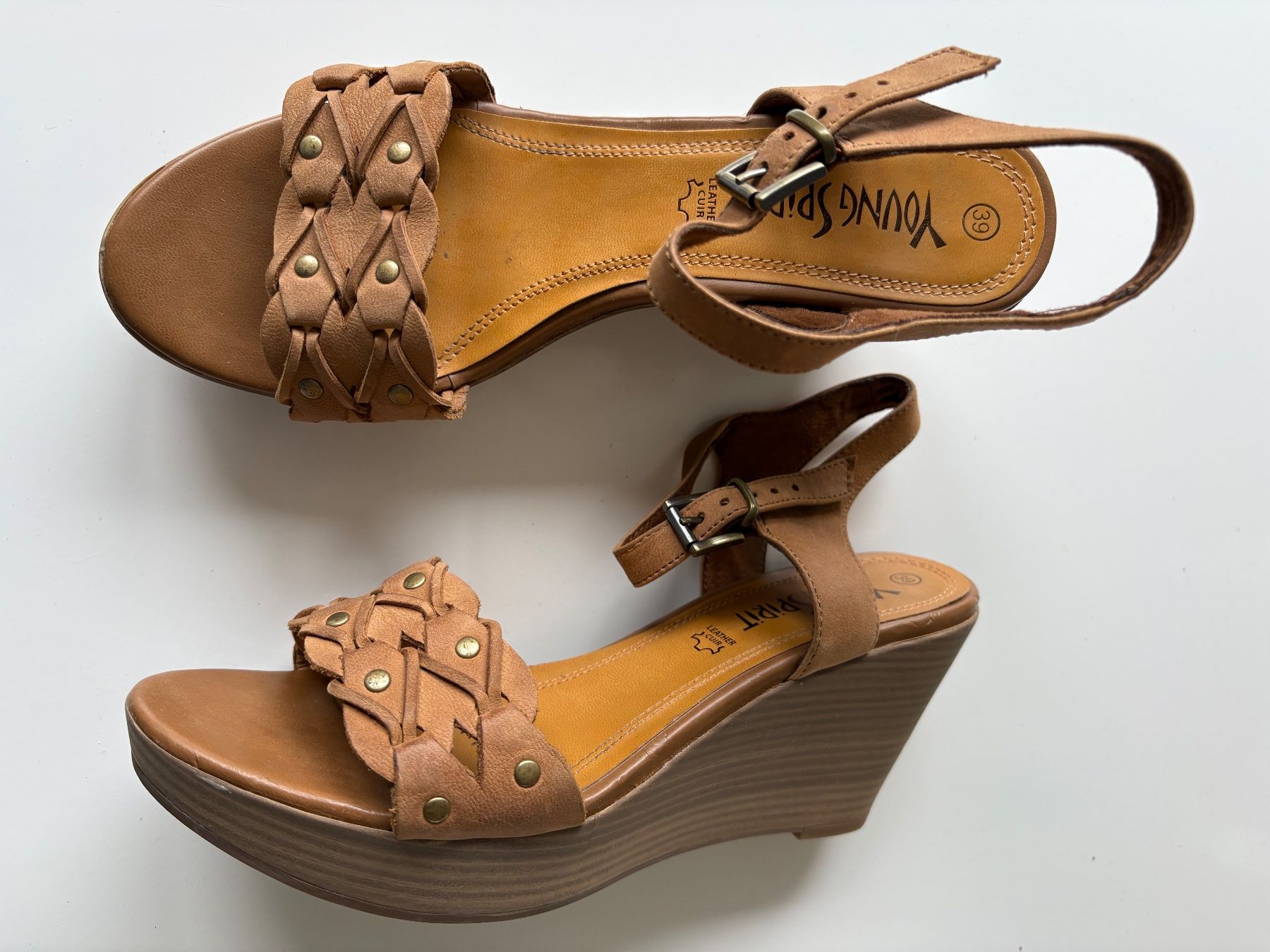 Damenschuhe: Schöne Keil Sandale. Leder. Beige – Neu (gemäss Beschreibung) aus Oetwil an der limmat von Sual