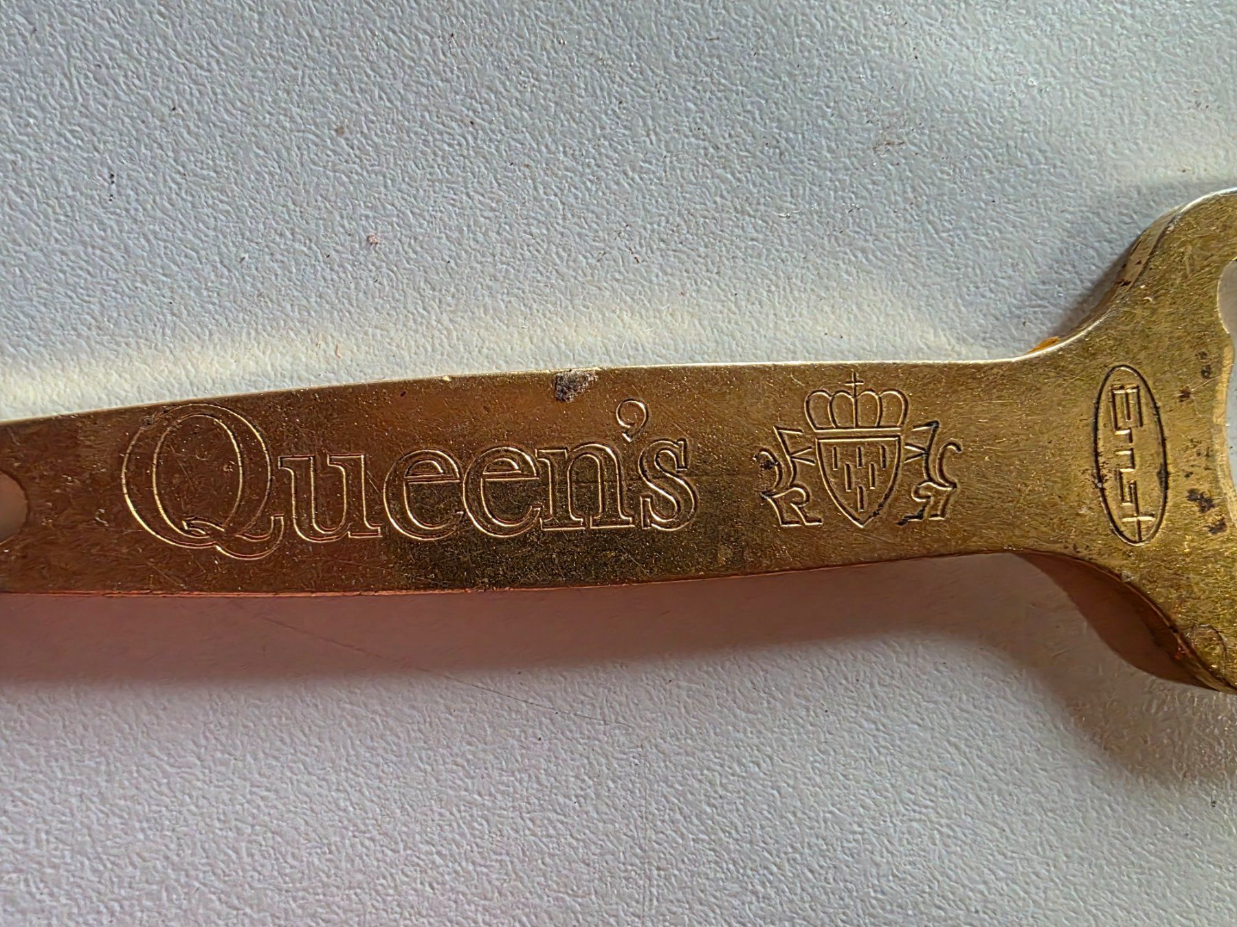 Tire-bouchons & Bouchons: Vintage Flaschenöffner Metall - Queen's - Ernst – D'occasion à Walterswil BE par Lonitti 3