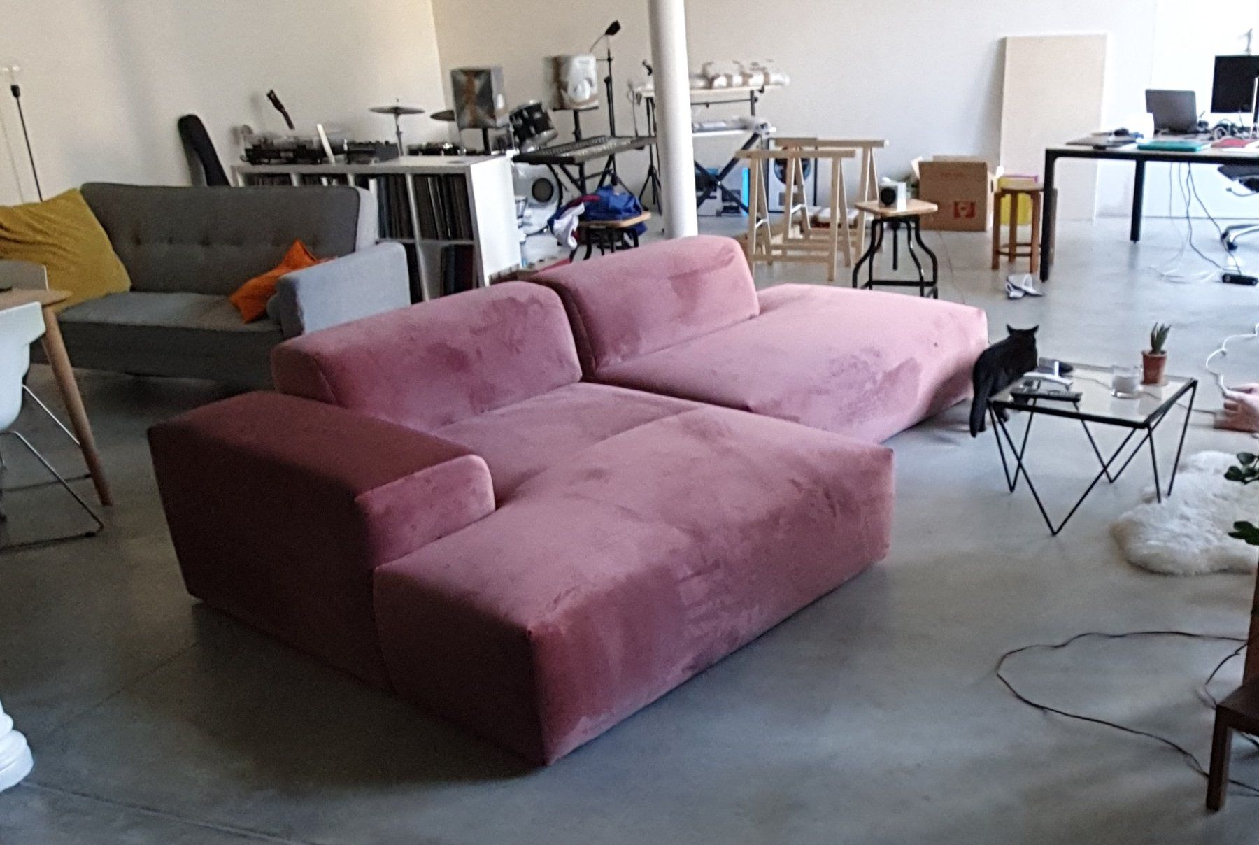 MYCS Divani: mycs PYLLOW Modular Sofa Dusty Pink Velvet L-Shape 2019 – Usato da Torre venduto da same_solaria