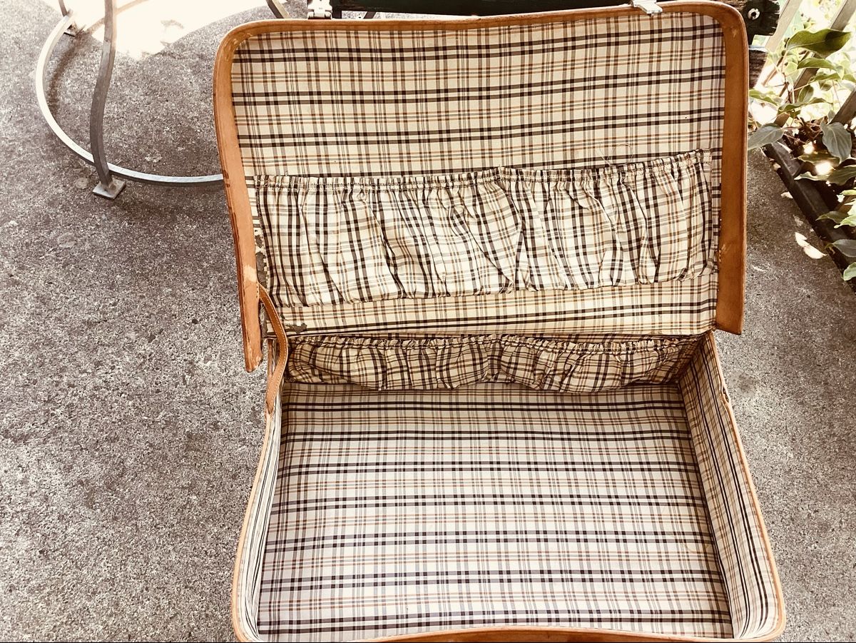 Reisekoffer: Charmanter Lederkoffer  mit Reiseerfahrung – Gebraucht aus Lenzburg von dbr_hf8w 5