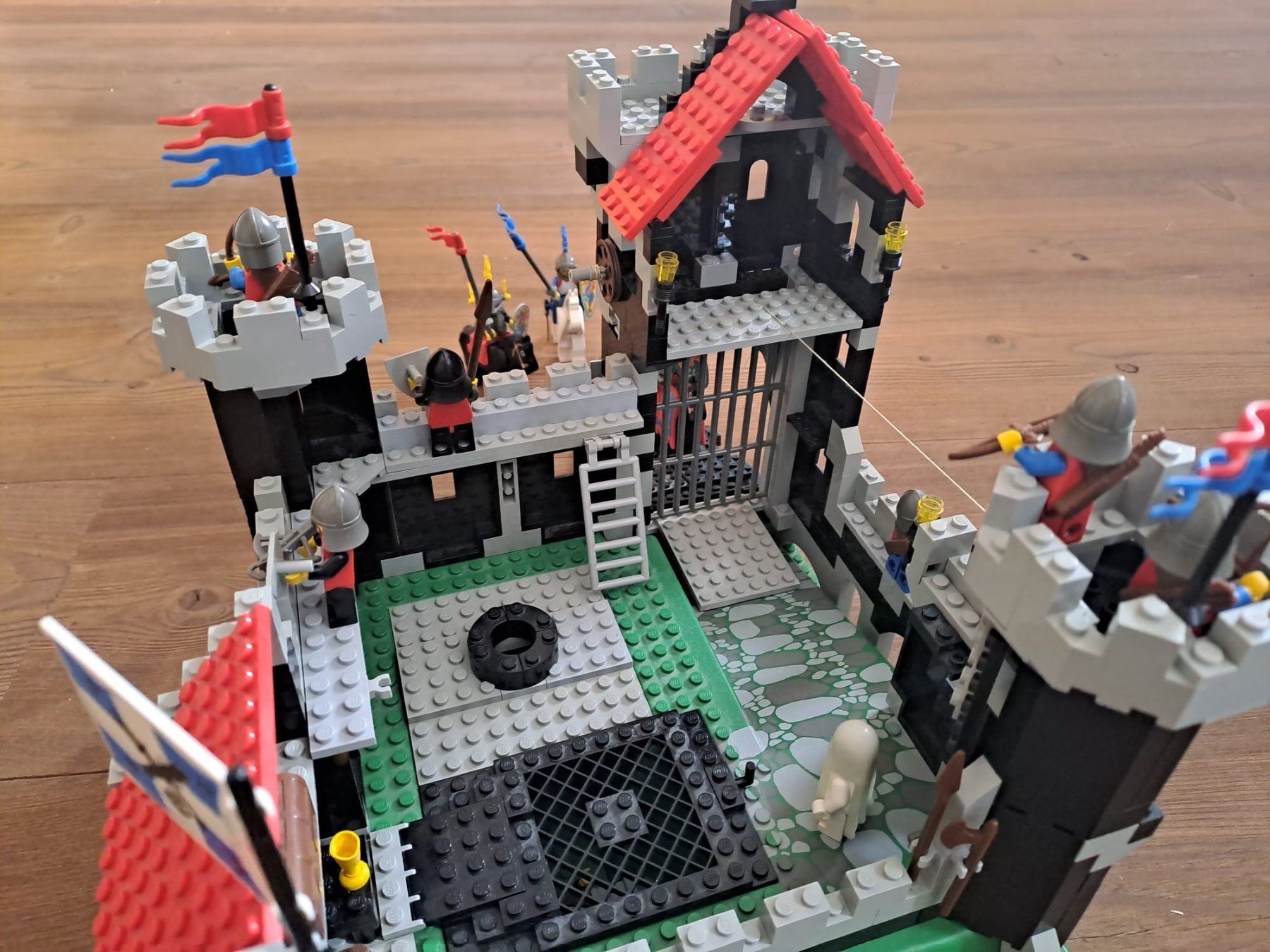 Lego Giocattoli: Lego System Burg 6086 – Usato da Leuk Stadt venduto da br__lpb6 7