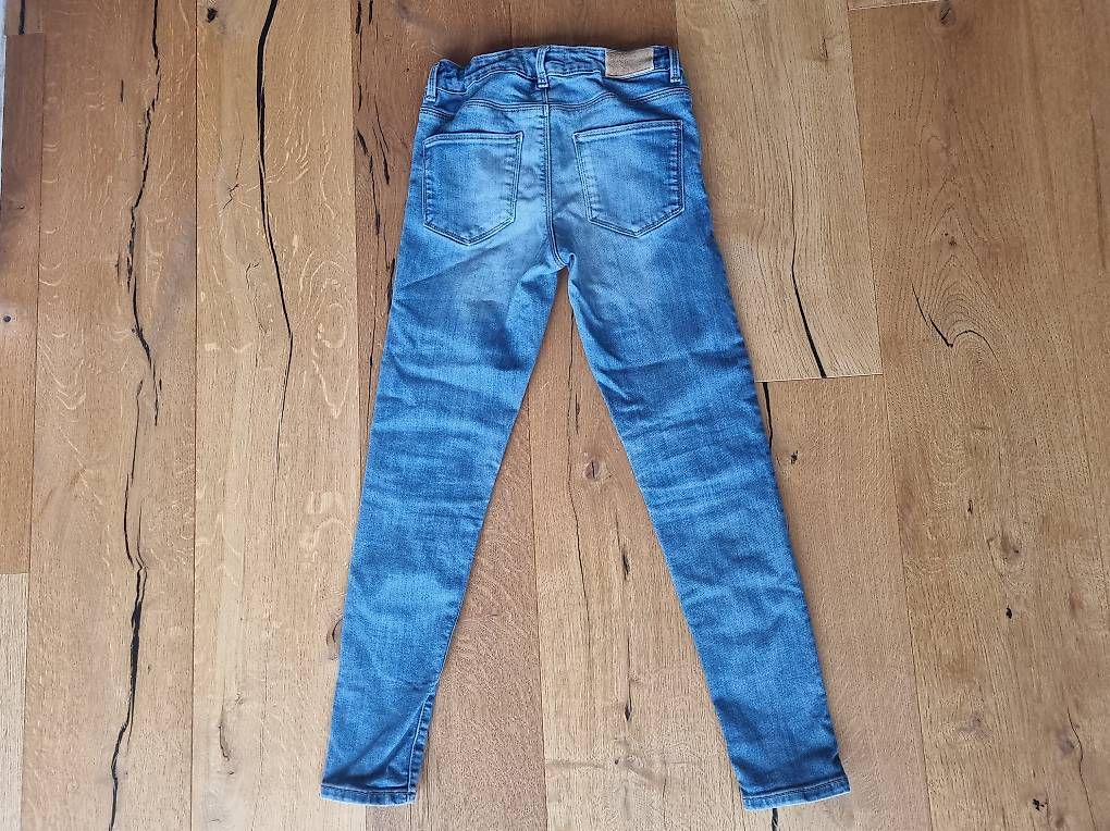 Zara Pantaloni: Jeans Zara Gr.140 – Usato da Brütten venduto da gupi1717 1