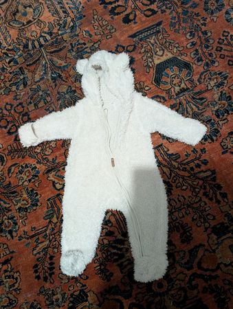 H&M Teddy Overall weiss Grösse 68 mit Kapuze und Ohren