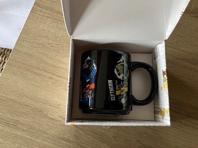 Tazze: Mug Harry Potter "Houses" neuf – Nuovo e nell'imballaggio originale da Les Ponts-de-Martel venduto da Jolisa 3