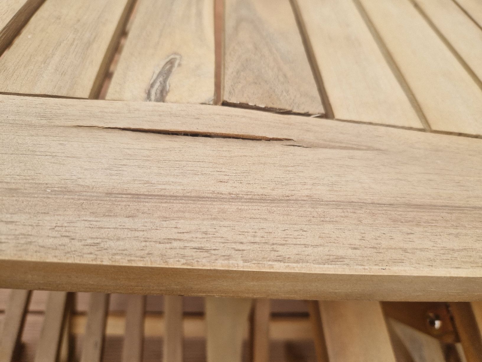Tables: Gartentisch Akazienholz  – D'occasion à Buttwil par SabrinaA03 2