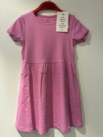 Schönes Kleid Gr. 98/104, Neu