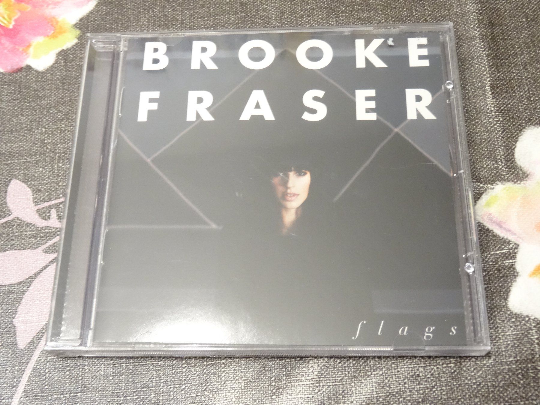 CDs: Brooke Fraser - Flags CD – D'occasion à Olten par Disc-Ausverkauf