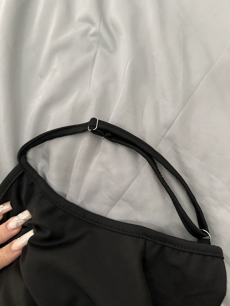 Shein Tops: Schwarzer Body mit Spaghettiträgern  – Neuf (Voir description) à Rhäzüns par romina._gr 4