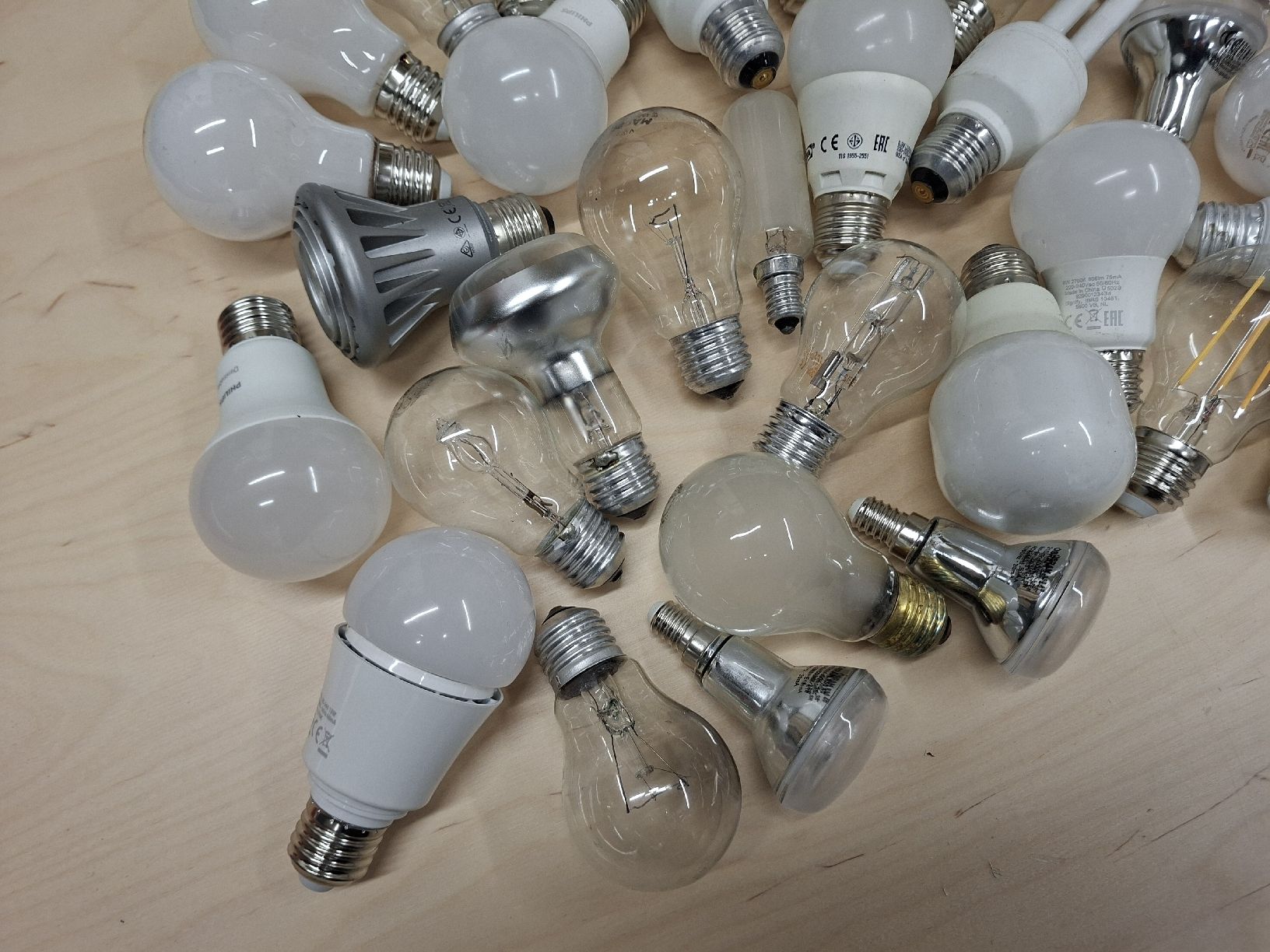 Lampade: Diverse Leuchtmittel E14 E27 – Usato da Neunkirch venduto da MaElekt 1