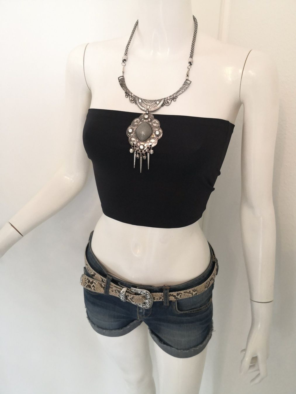 Mango Top: 🤩MANGO BANDEAU-TOP SCHWARZ STRETCH – Nuovo (secondo la descrizione) da Olten venduto da Naja-Twins-Twins 1