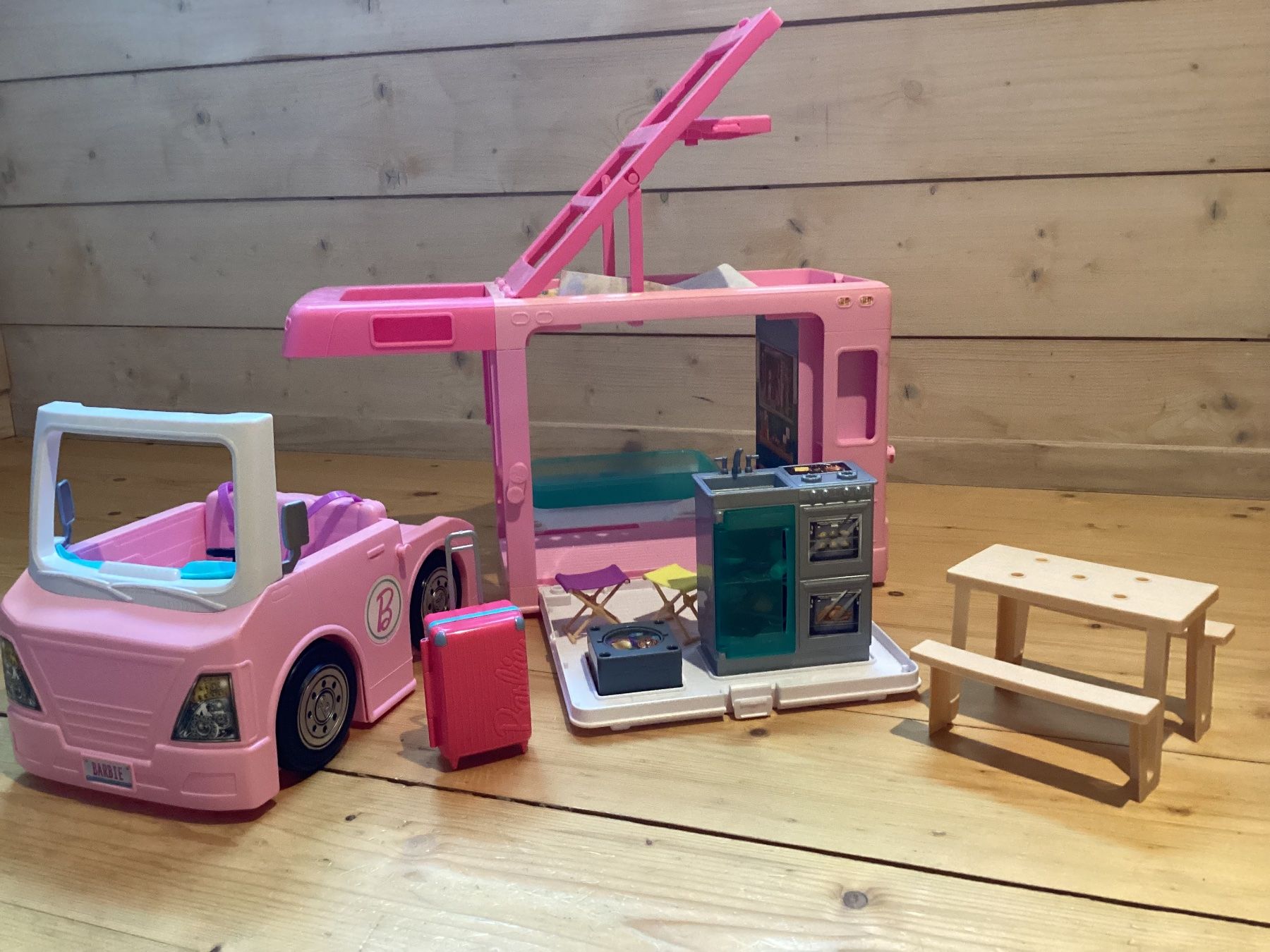 Giocattoli: Barbie 3-in-1 DreamCamper, – Usato da Teufen AR venduto da carlson02 3