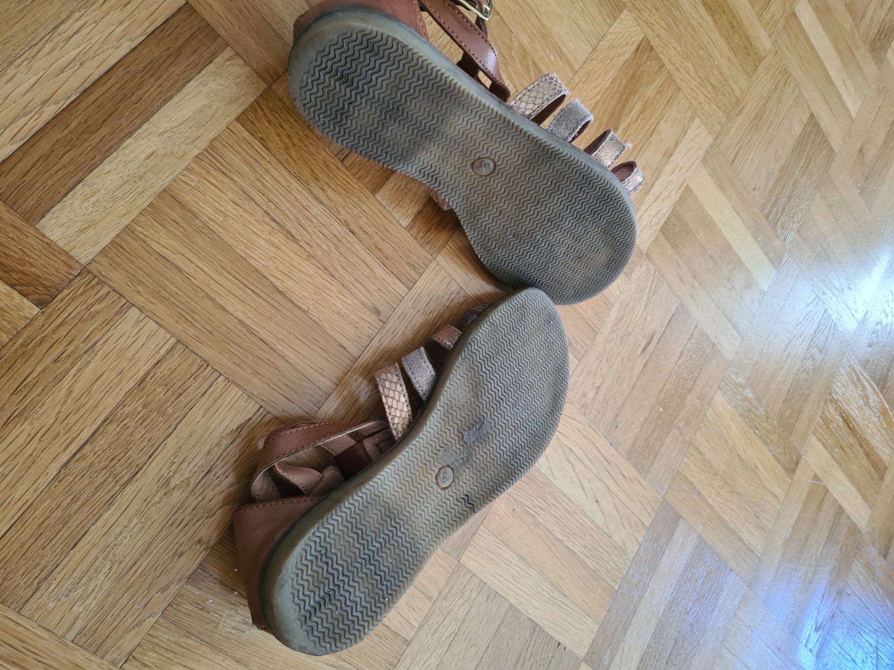 Friboo Scarpe per ragazze: Sandalen aus Leder Gr. 34 – Usato da Rudolfstetten venduto da anjam81 1