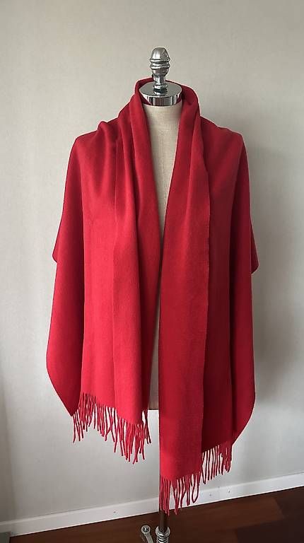 Foulard & Sciarpe: Kaschmirschal rot – Usato da Würenlos venduto da avauva