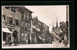 Romont, Strassenpartie mit Cafe Suisse u