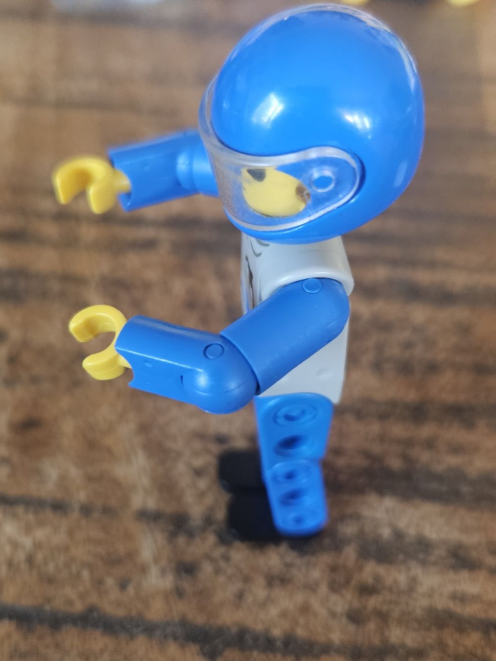 Lego Kit di costruzioni: lego figurine tech021a Technic Figure Blue Legs,  – Usato da Confignon venduto da Ecrofigs 3