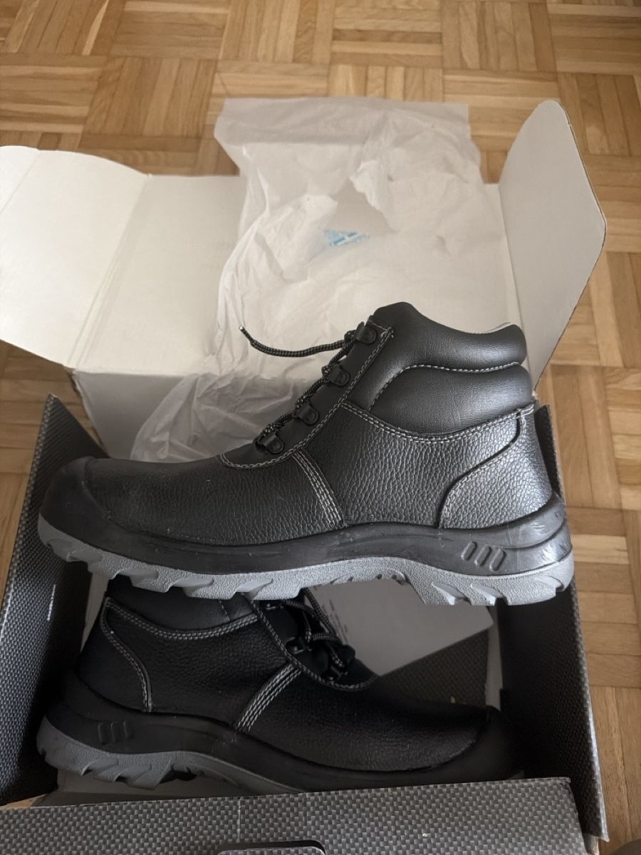Herrenschuhe: S3 Sicherheitsschuhe  – Neu und originalverpackt aus Riehen von emr_lf2b 1
