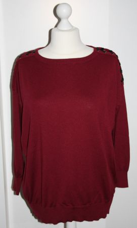 Pullover weinrot mit schwarzen Satinbändern Gr. XL