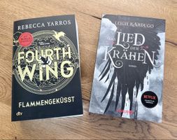 2x Taschenbücher: Fourth Wing & Lied der Krähen