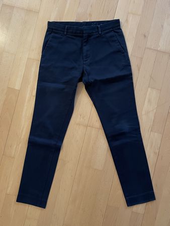 Schwarze COS Hose, Grösse 46