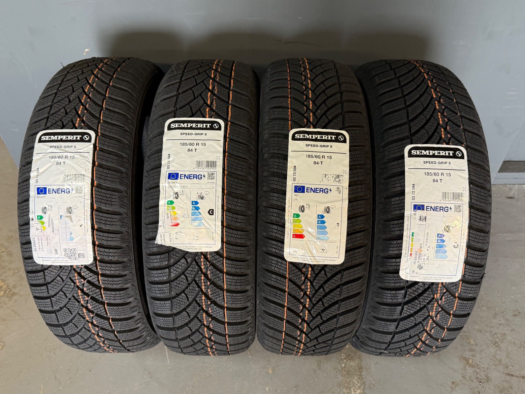 Semperit Pneumatici & Ruote complete: Winterreifen 185/60R15 84T Semperit – Nuovo e nell'imballaggio originale da Gerlafingen venduto da Pneu-Puric