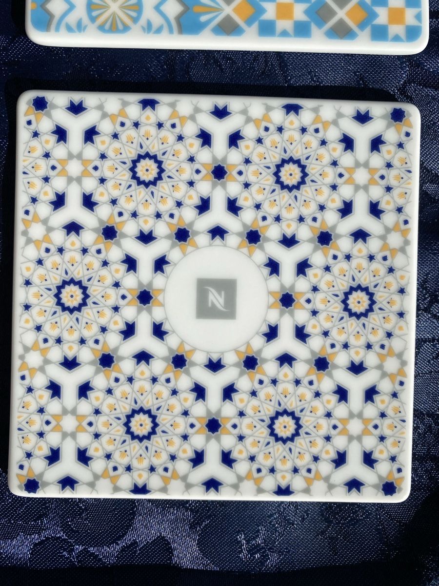 Nespresso Sottobicchieri: Nespresso Untersetzer 6er Set blau gemustert neu – Nuovo e nell'imballaggio originale da Merligen venduto da shalimar64 2
