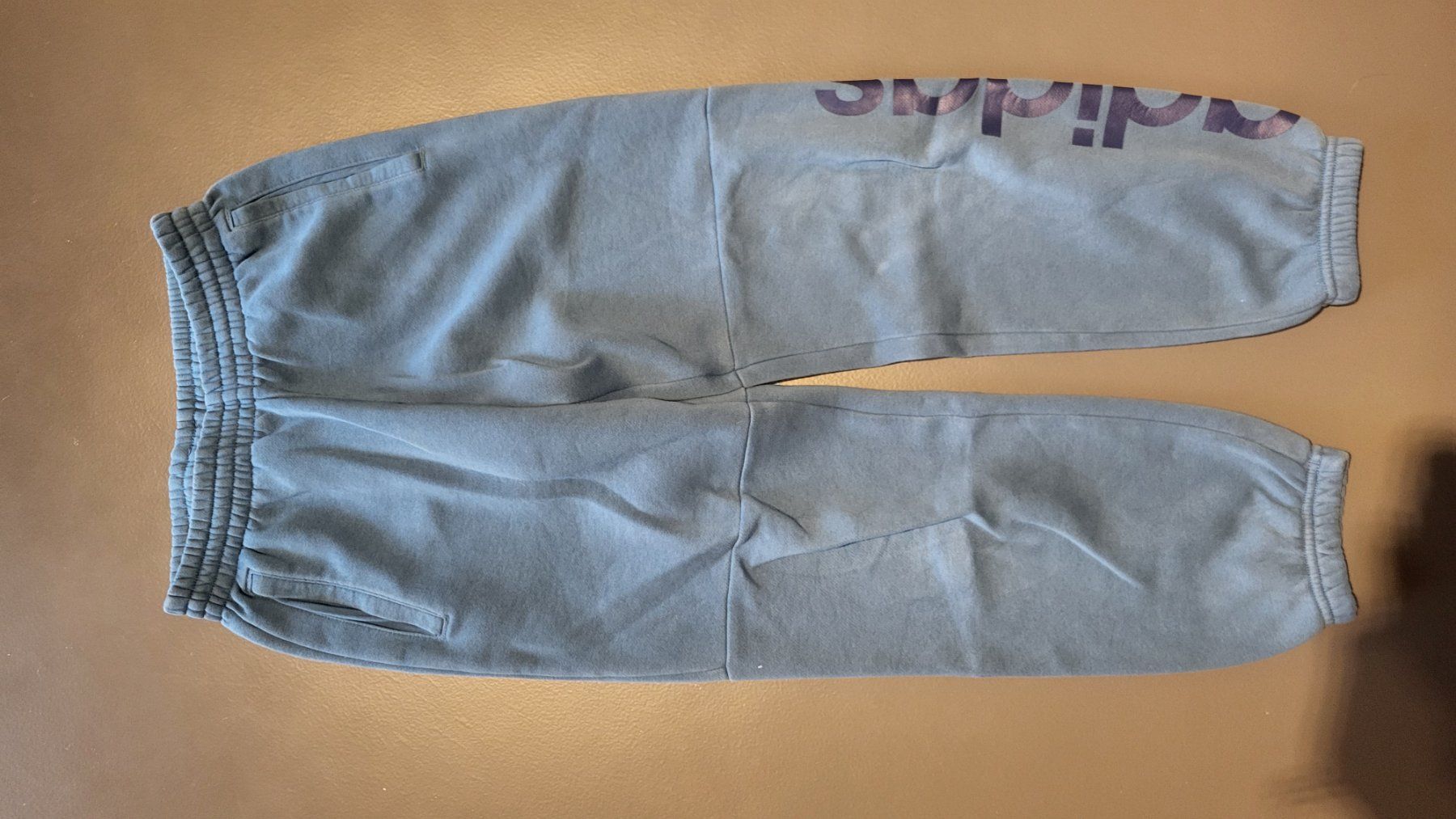 Pantaloni: Adidas Trainerhose blau – Usato da Zürich venduto da Sibetti