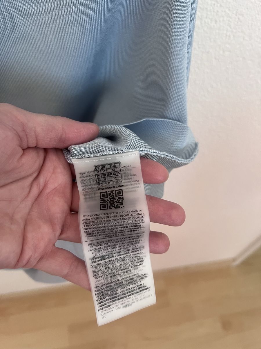 Guess Robes: Guess Kleid / Grösse M / NEU – Neuf avec emballage d'origine à Frauenfeld par mic_29jy 2
