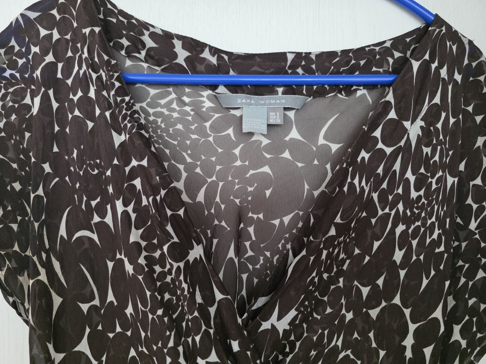 Zara Blusen: Seidenbluse Zara, Grösse S/M, gemustert, Bindegürtel – Gebraucht aus Suhr von andreas_2008 1