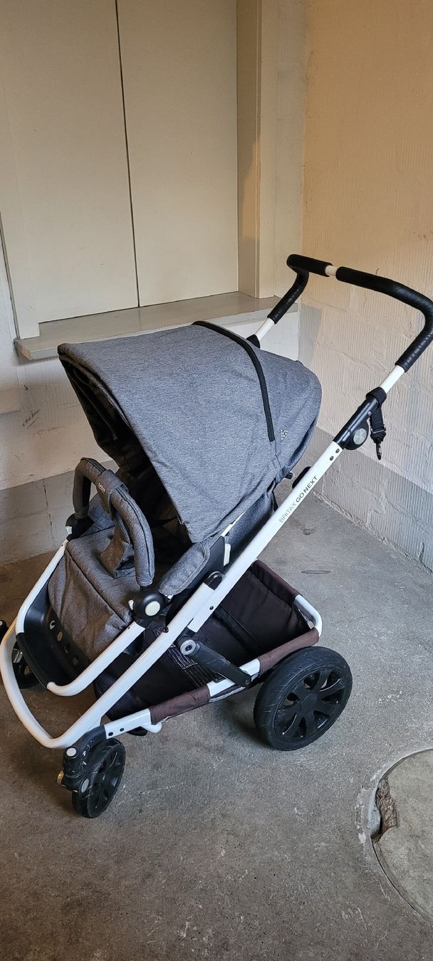 Britax Römer Carrozzine: Britax Go Next - Kombikinderwagen – Usato da Winterthur venduto da furrerlu 1