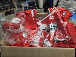 Schweizer Fussball Shirt Diverse Größen gekauft wie gesehen