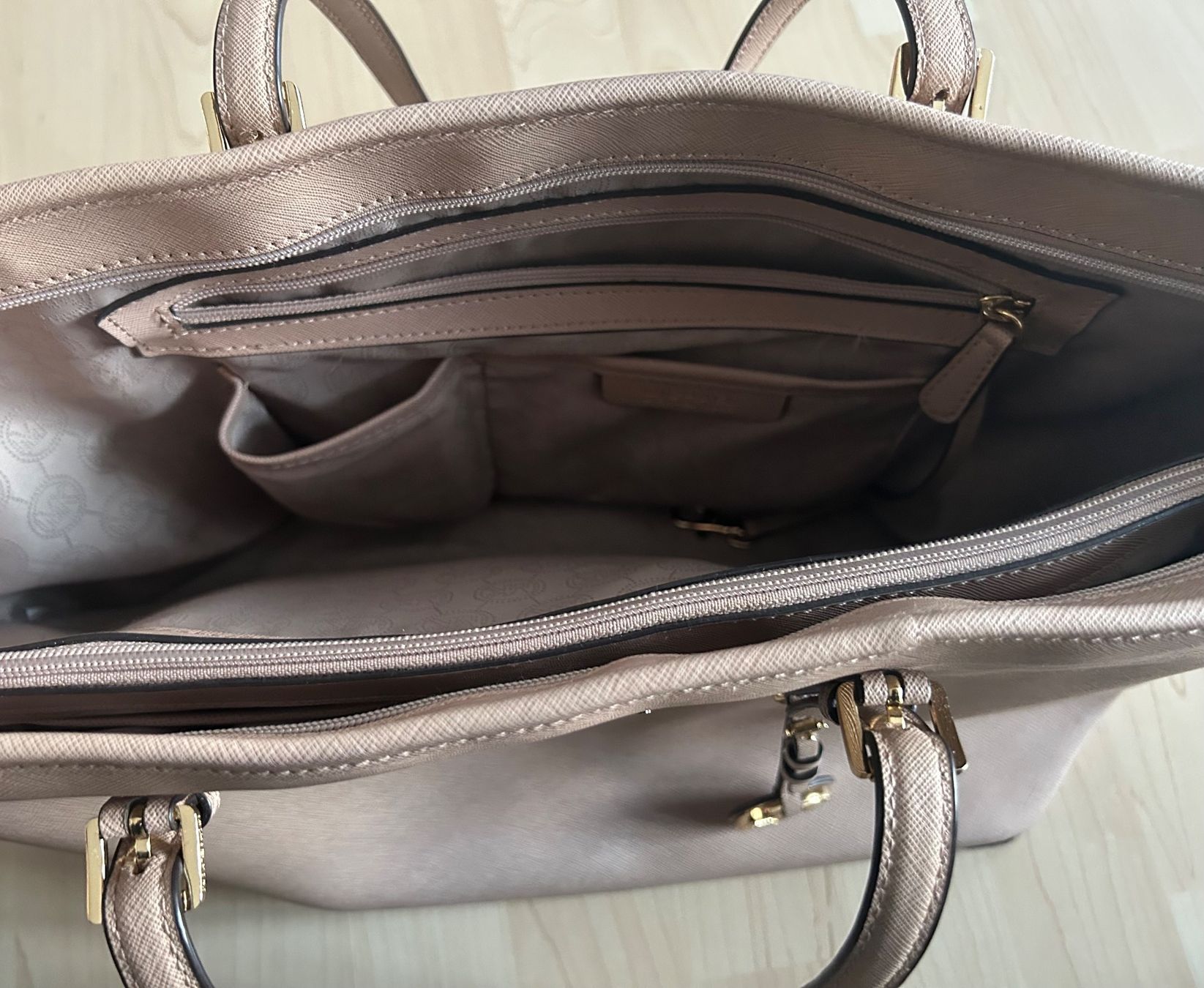 Michael Kors Borse da donna: Michael Kors Tasche gebraucht – Usato da Rudolfstetten venduto da lori_96 2