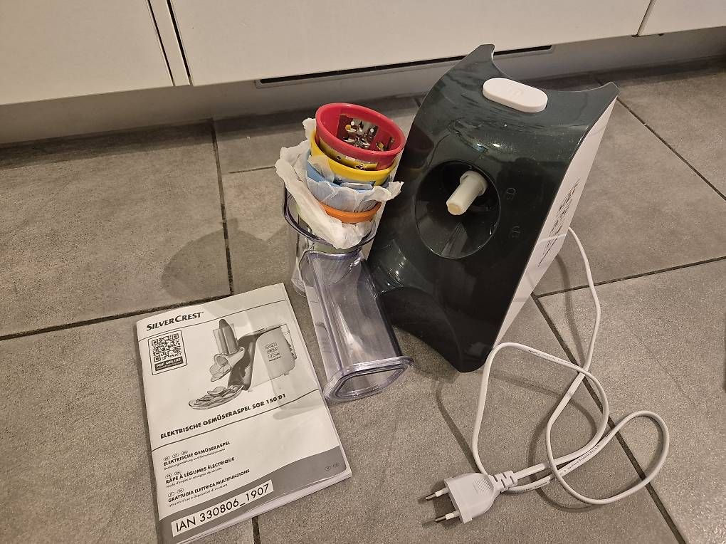 SilverCrest Elettrodomestici da cucina: Elektrische Gemüseraspel Silvercrest neu – Nuovo (secondo la descrizione) da Winterthur venduto da CH-333