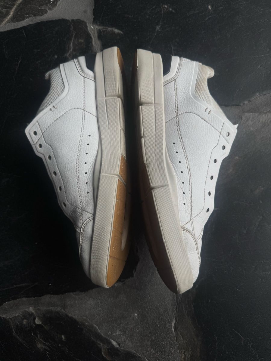 Scarpe da donna: On Roger sneaker/basket size 39 – Usato da Davos Dorf venduto da gin_8k9d