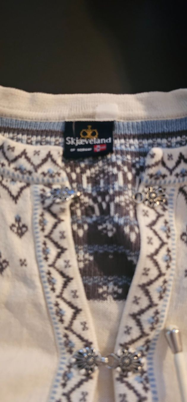 Giacche: Strickjacke Norwegen Norway – Usato da Riedikon venduto da Winter21. 3